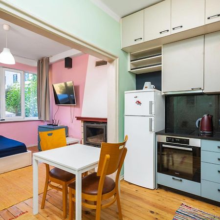 Sofia'S 1Bd Colourful Getaway Near Ndk Apartment Bagian luar foto