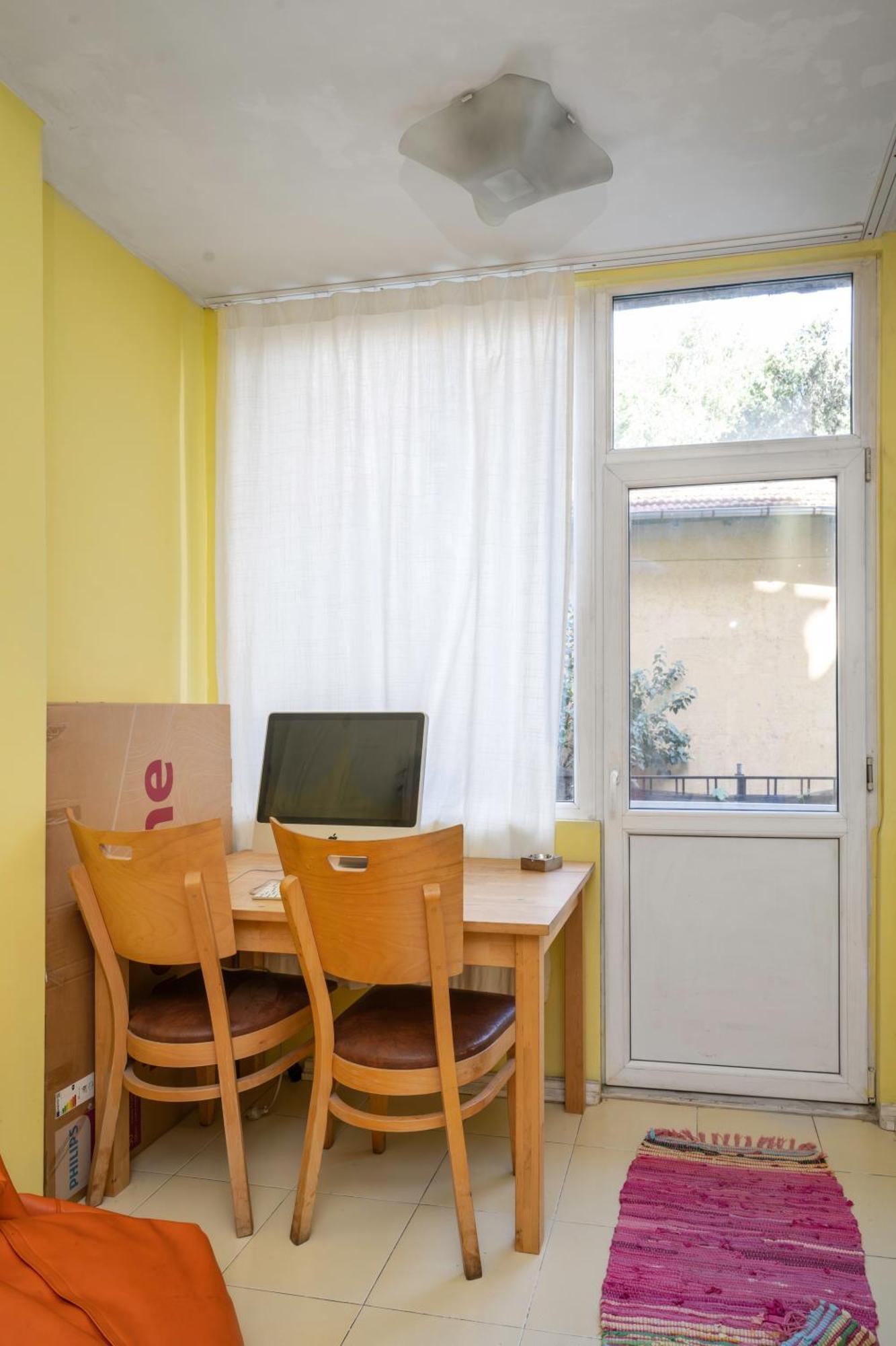 Sofia'S 1Bd Colourful Getaway Near Ndk Apartment Bagian luar foto