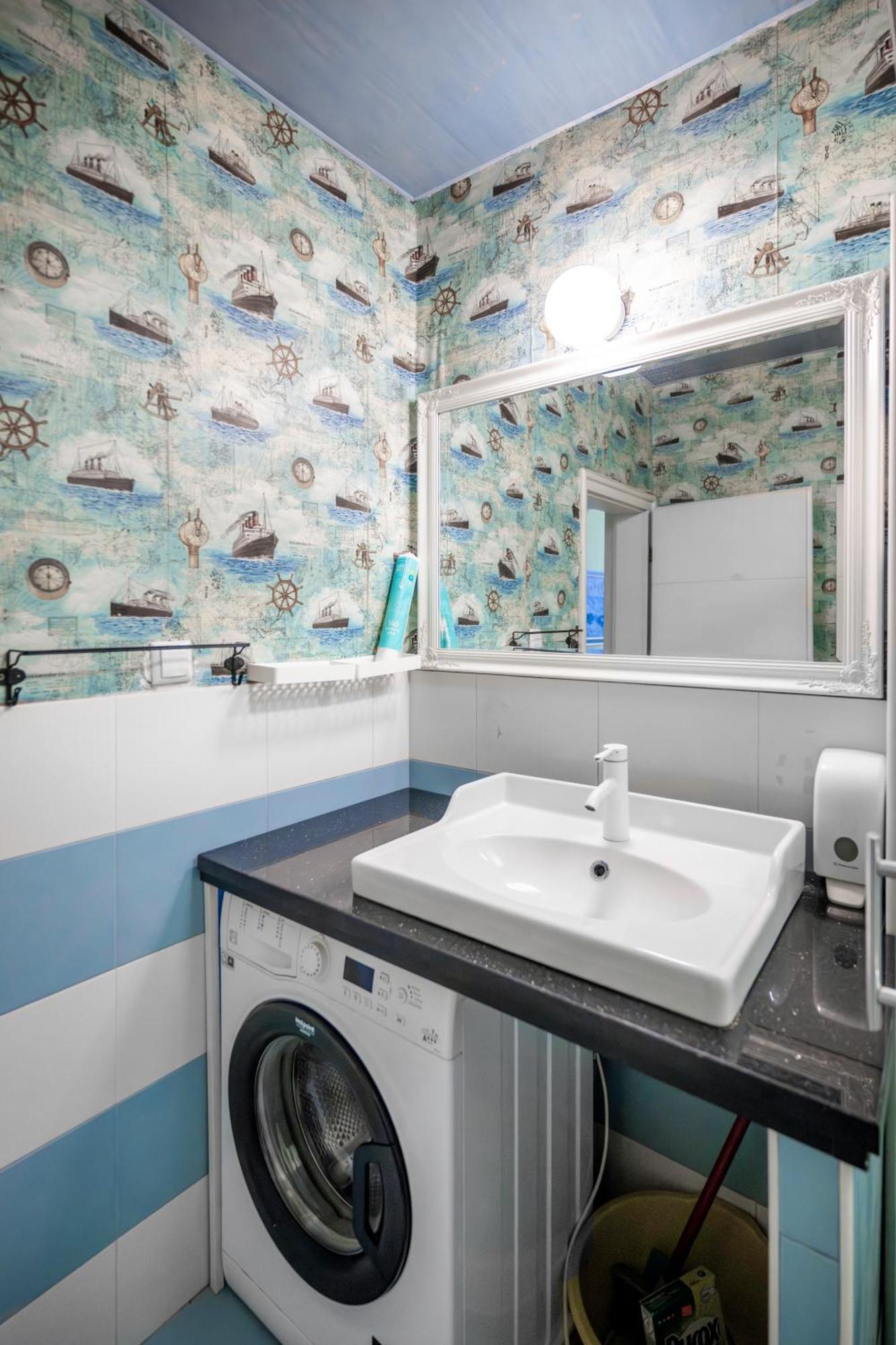 Sofia'S 1Bd Colourful Getaway Near Ndk Apartment Bagian luar foto